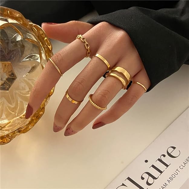 Set of 7 gold engagement rings in boho midi style for women and girls – trendy adjustable alloy rings perfect for daily or party wear